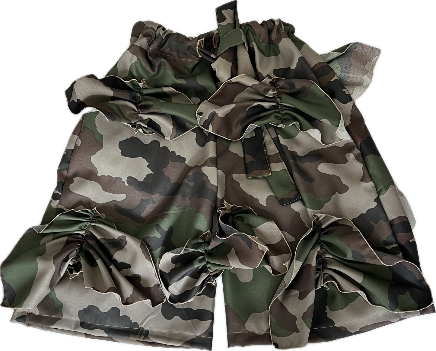 Camo ruffles jorts