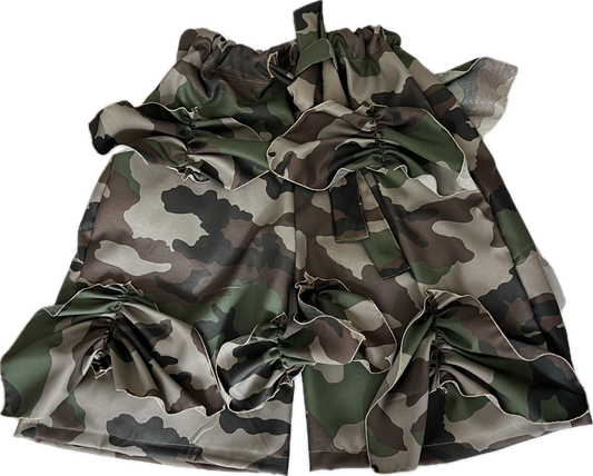 Camo ruffles jorts